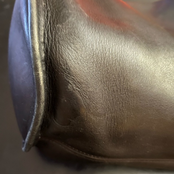 Coach Black Leather Shoulder Bag with Brass Details smoking home - Picture 8 of 11